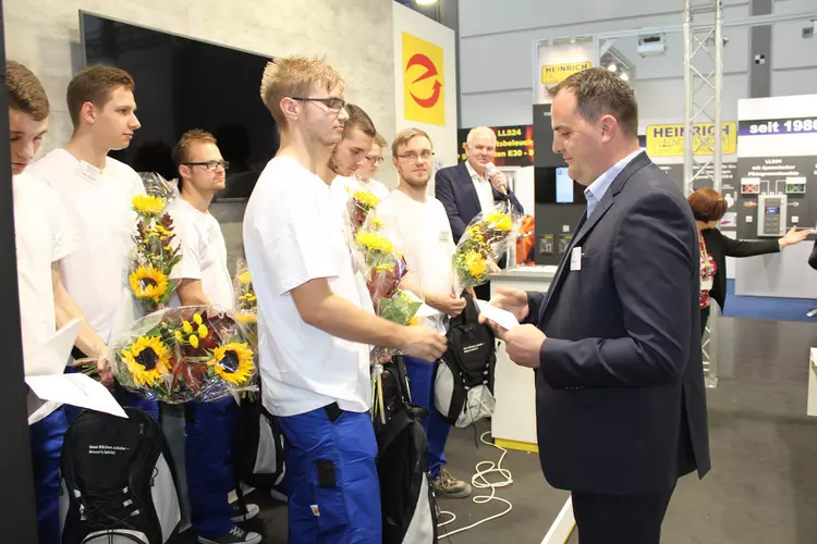 Die Thüringer Mannschaft war Sieger im Wettbewerb und erhielt eine Einladung zum Besuch der Firma Schneider electric